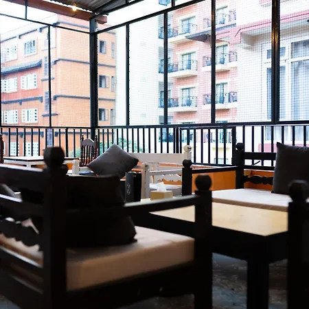 Z Cafe And Apartment
